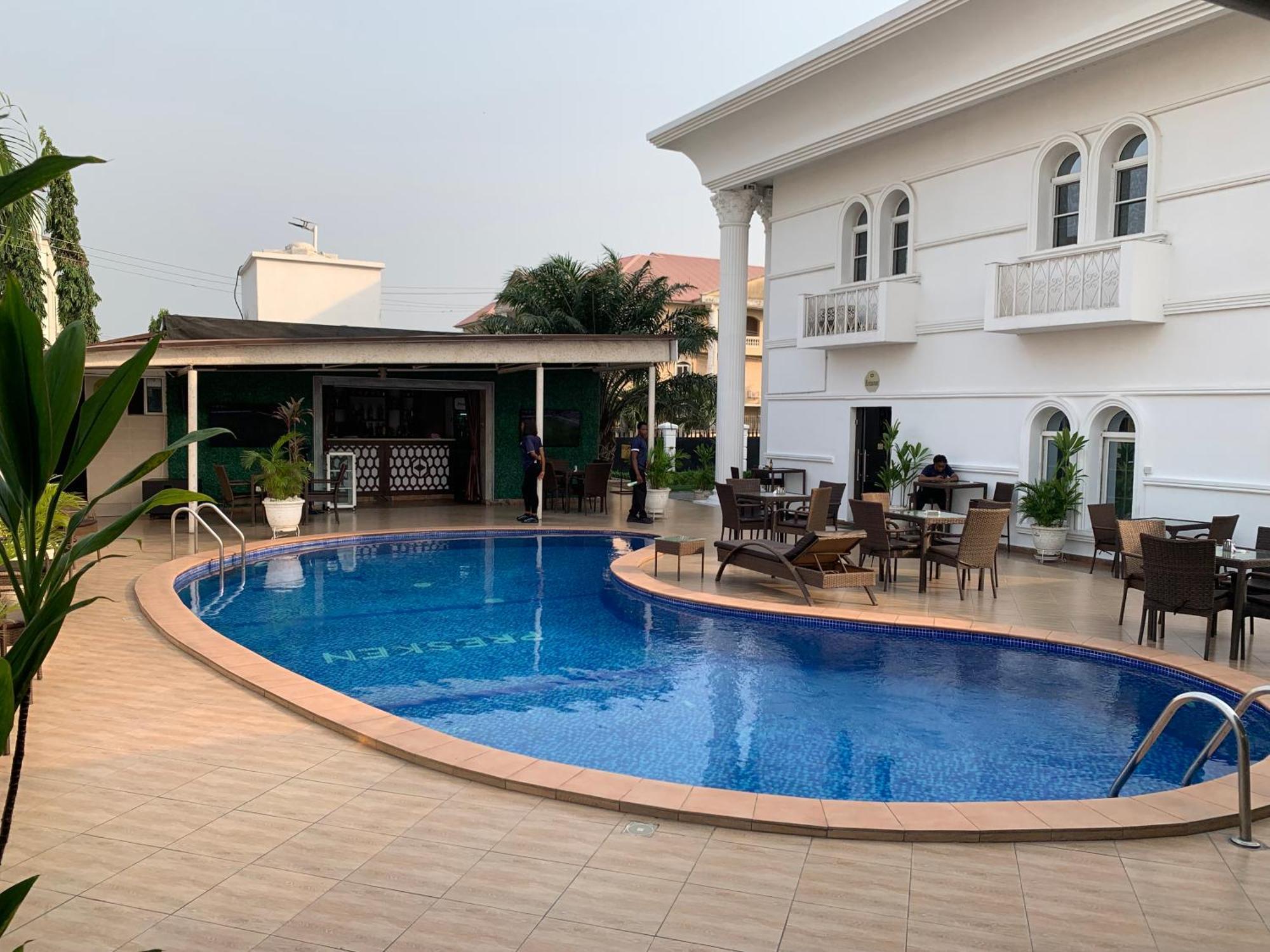 Presken White House Hotel Lagos Bagian luar foto