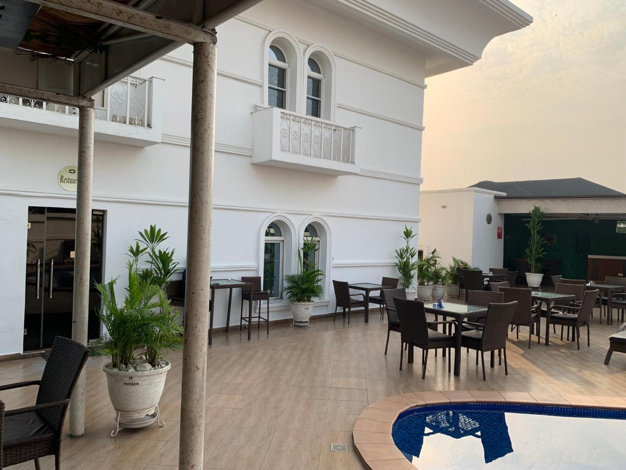 Presken White House Hotel Lagos Bagian luar foto